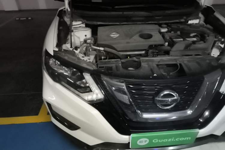 Used Nissan X-Trail 2017 2.0L CVT Comfort Edition 2WD Engine Bay Right