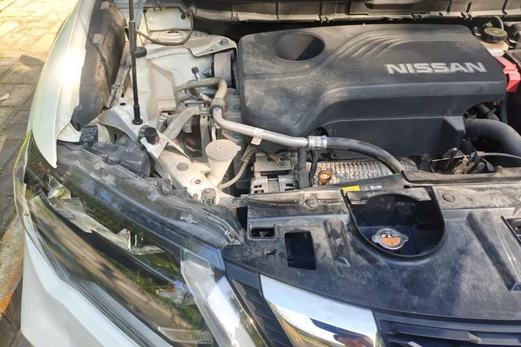 Used Nissan X-Trail 2017 2.5L CVT Luxury Edition 4WD Engine Bay Right