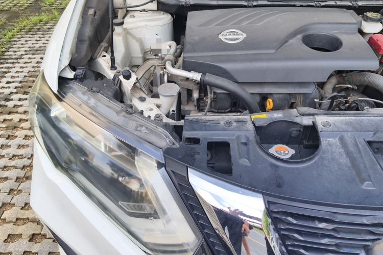Used Nissan X-Trail 2017 2.0L CVT Comfort Edition 2WD Engine Bay Right