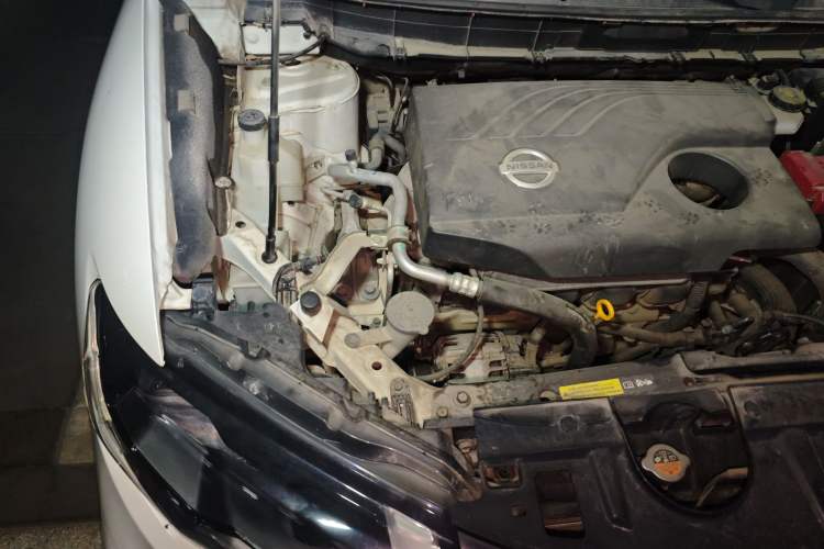 Used Nissan X-Trail 2017 2.0L CVT 7-Seater Comfort Edition 2WD Engine Bay Right