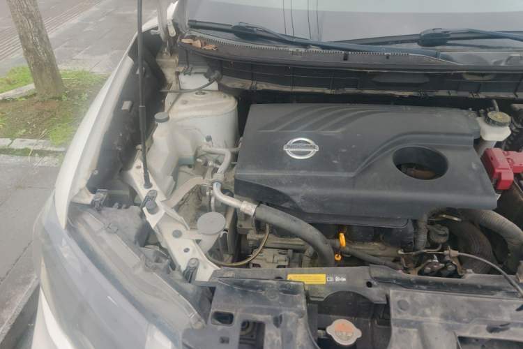 Used Nissan X-Trail 2017 2.0L CVT Comfort Edition 2WD Engine Bay Right