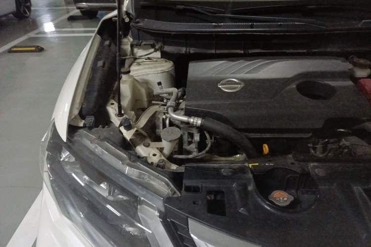 Used Nissan X-Trail 2017 2.0L CVT Comfort Edition 2WD Engine Bay Right