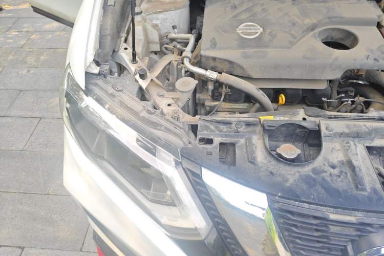 Used Nissan X-Trail 2017 2.0L CVT Comfort Edition 2WD Engine Bay Right
