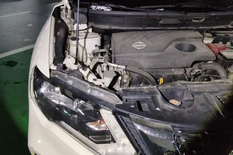 Used Nissan X-Trail 2017 2.0L CVT Smart Enjoyment Version 2WD Engine Bay Right