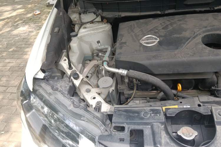 Used Nissan X-Trail 2017 2.0L CVT Comfort Edition 2WD Engine Bay Right