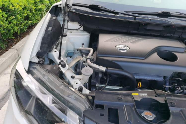 Used Nissan X-Trail 2017 2.0L CVT Comfort Edition 2WD Engine Bay Right