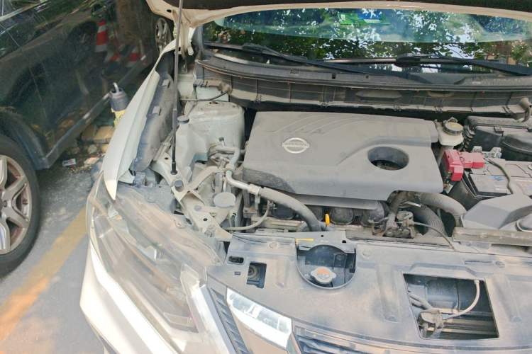 Used Nissan X-Trail 2017 2.0L CVT Comfort Edition 2WD Engine Bay Right