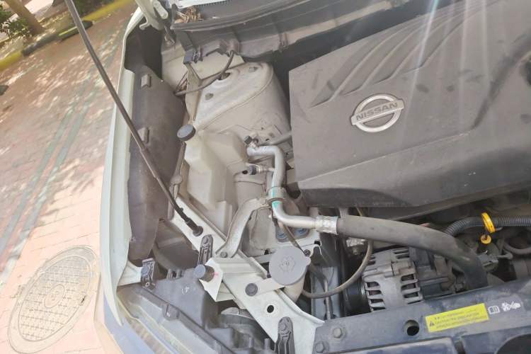 Used Nissan X-Trail 2017 2.0L CVT Comfort Edition 2WD Engine Bay Right