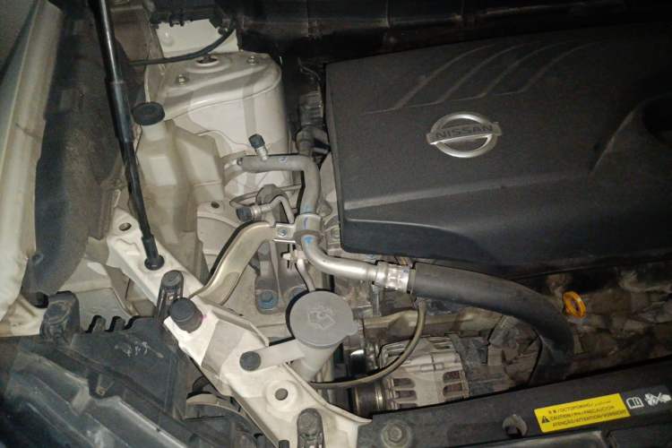 Used Nissan X-Trail 2017 2.0L CVT Comfort Edition 2WD Engine Bay Right