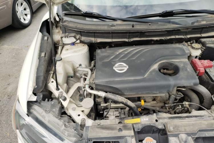 Used Nissan X-Trail 2017 2.0L Manual Classic Edition 2WD Engine Bay Right