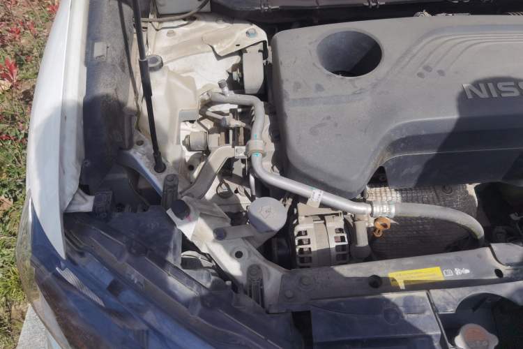 Used Nissan X-Trail 2017 2.5L CVT Leading Edition 4WD Engine Bay Right