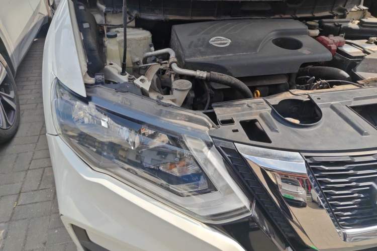 Used Nissan X-Trail 2017 2.0L CVT Comfort Edition 2WD Engine Bay Right