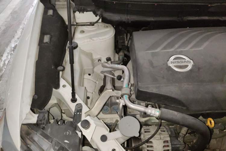 Used Nissan X-Trail 2017 2.0L CVT Comfort Edition 2WD Engine Bay Right