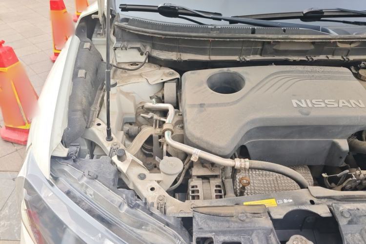 Used Nissan X-Trail 2017 2.5L CVT Luxury Edition 4WD Engine Bay Right
