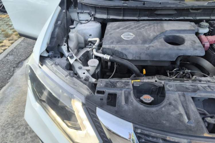 Used Nissan X-Trail 2017 2.0L CVT Comfort Edition 2WD Engine Bay Right