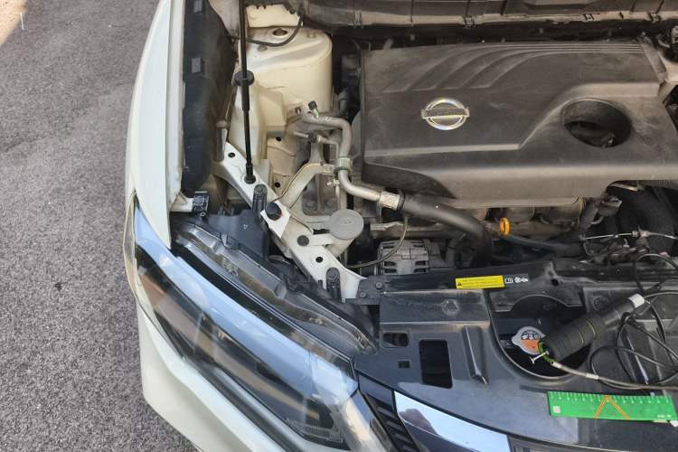 Used Nissan X-Trail 2017 2.0L CVT Comfort Edition 2WD Engine Bay Right