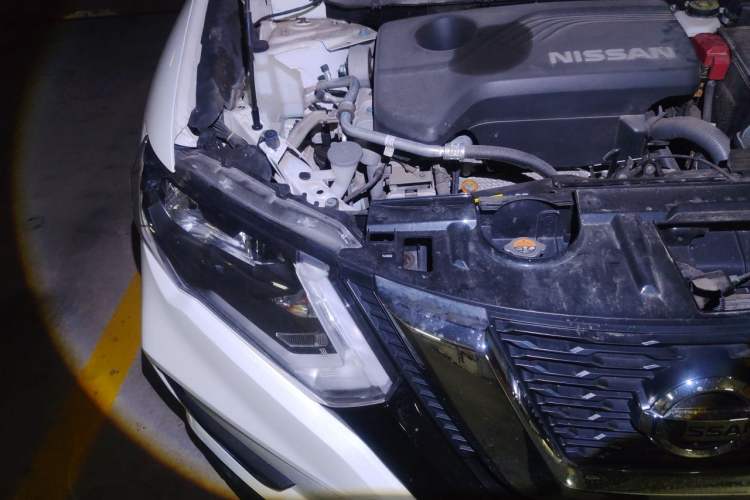 Used Nissan X-Trail 2017 2.5L CVT Luxury Edition 4WD Engine Bay Right