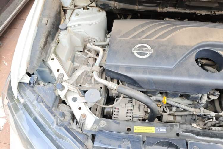 Used Nissan X-Trail 2017 2.0L CVT Comfort Edition 2WD Engine Bay Right