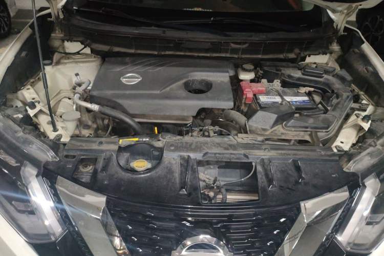 Used Nissan X-Trail 2017 2.0L CVT Comfort Edition 2WD Engine Bay