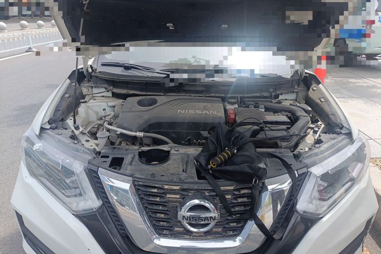 Used Nissan X-Trail 2017 2.5L CVT Leading Edition 4WD Engine Bay