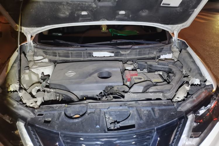 Used Nissan X-Trail 2017 2.0L CVT Comfort Edition 2WD Engine Bay