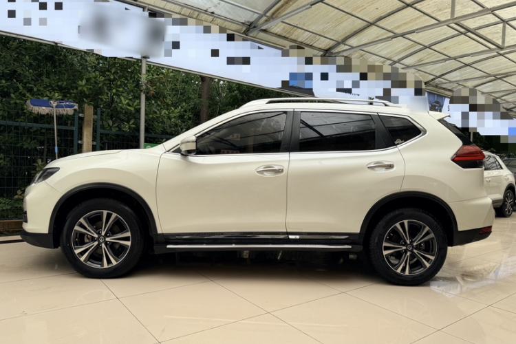 Used Nissan X-Trail 2017 2.5L CVT Luxury Edition 4WD Exterior 2