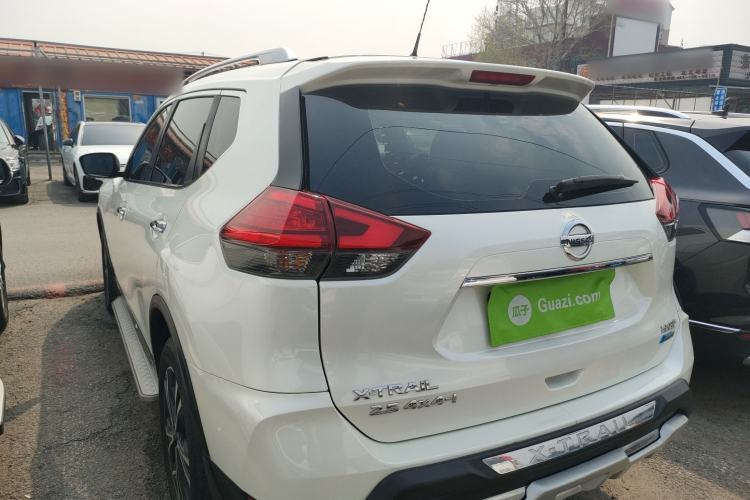 Used Nissan X-Trail 2017 2.5L CVT Luxury Edition 4WD Exterior 2