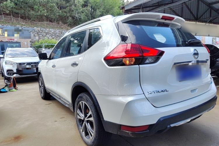 Used Nissan X-Trail 2017 2.5L CVT Luxury Edition 4WD Exterior 2