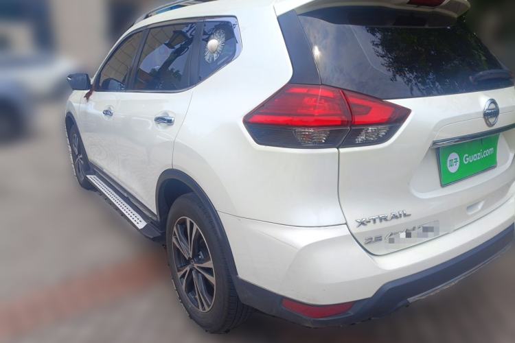 Used Nissan X-Trail 2017 2.5L CVT Leading Edition 4WD Exterior 3
