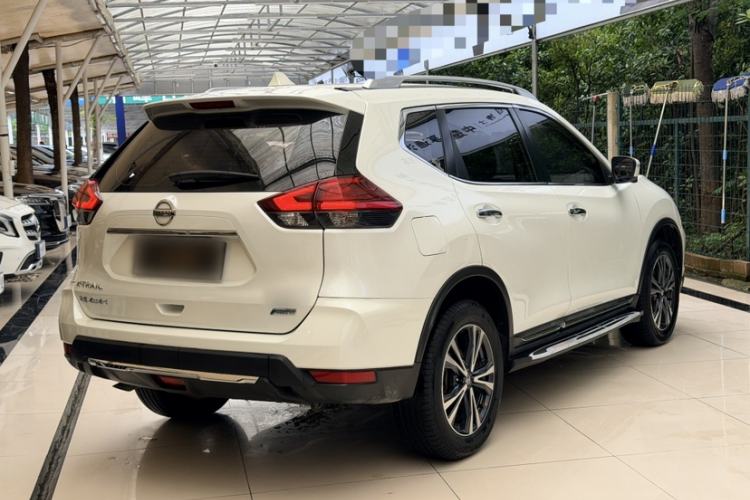 Used Nissan X-Trail 2017 2.5L CVT Luxury Edition 4WD Exterior 3
