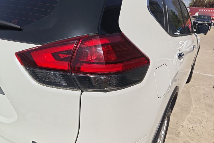 Used Nissan X-Trail 2017 2.0L CVT Comfort Edition 2WD Exterior 3