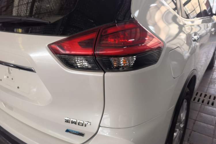 Used Nissan X-Trail 2017 2.0L CVT Comfort Edition 2WD Exterior 3