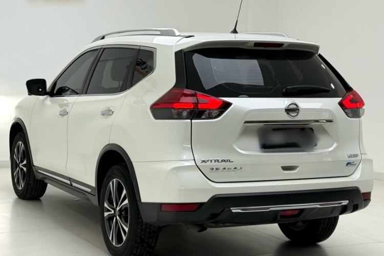 Used Nissan X-Trail 2017 2.5L CVT Luxury Edition 4WD Exterior 3