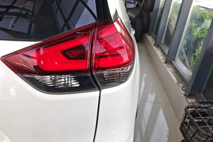 Used Nissan X-Trail 2017 2.0L CVT Comfort Edition 2WD Exterior 3