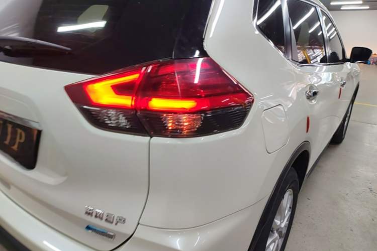 Used Nissan X-Trail 2017 2.0L CVT Comfort Edition 2WD Exterior 3
