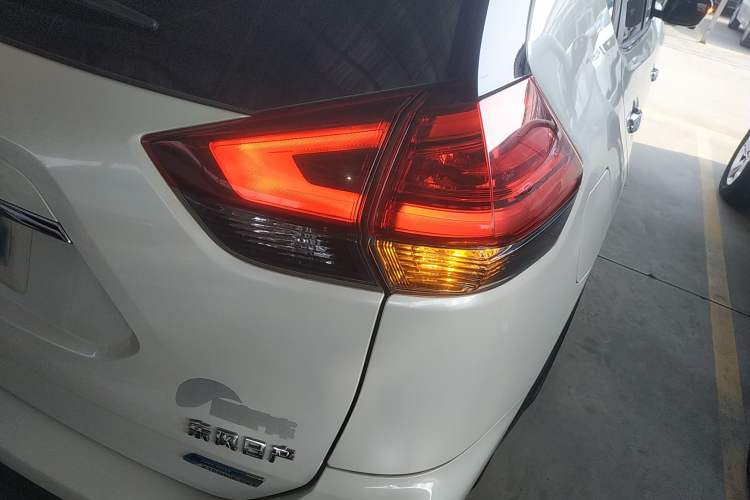 Used Nissan X-Trail 2017 2.0L CVT Comfort Edition 2WD Exterior 3