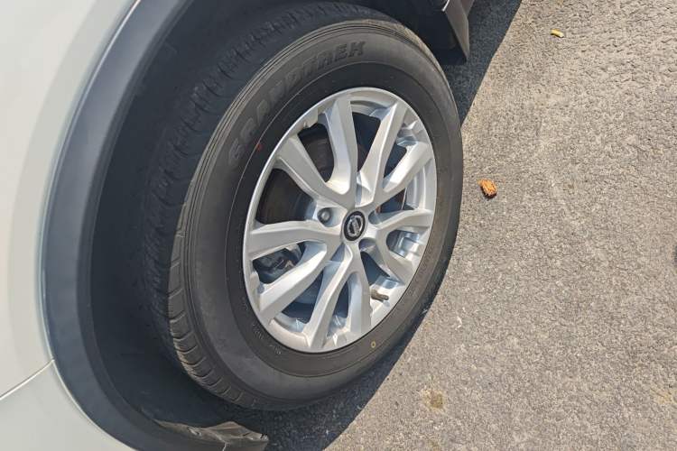 Used Nissan X-Trail 2017 2.0L CVT Comfort Edition 2WD Exterior 4
