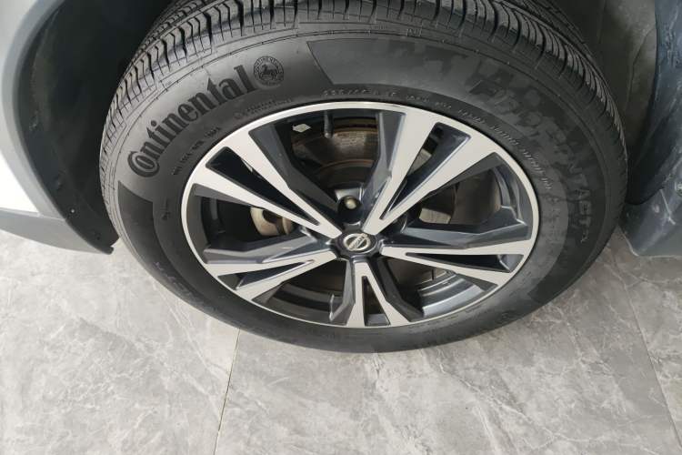 Used Nissan X-Trail 2017 2.5L CVT Luxury Edition 4WD Exterior 4
