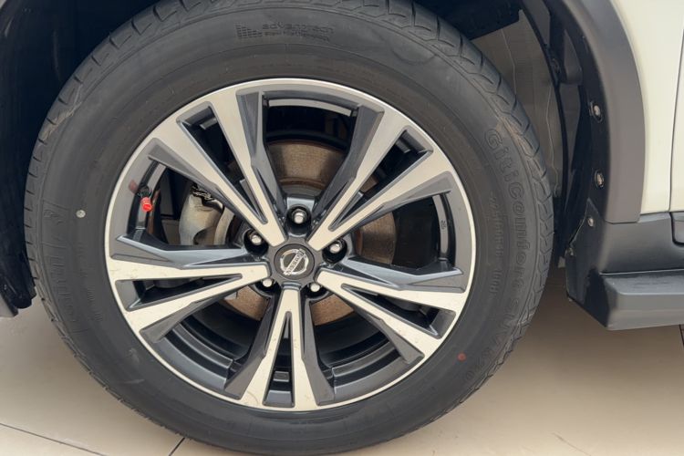 Used Nissan X-Trail 2017 2.5L CVT Luxury Edition 4WD Exterior 5
