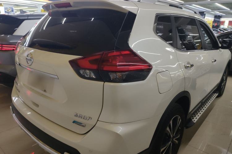 Used Nissan X-Trail 2017 2.5L CVT Leading Edition 4WD Exterior 5