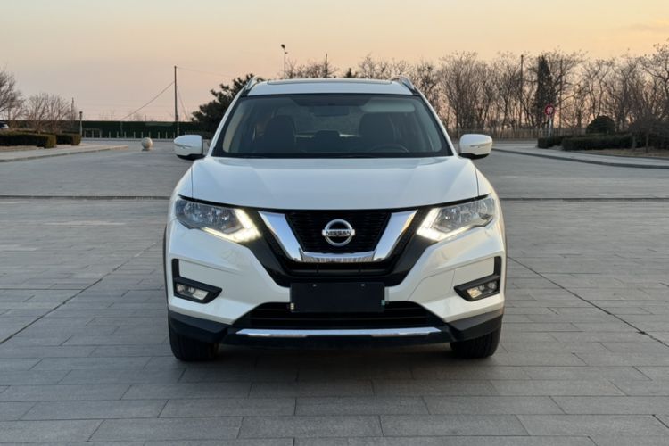 Used Nissan X-Trail 2017 2.5L CVT Leading Edition 4WD Exterior 5