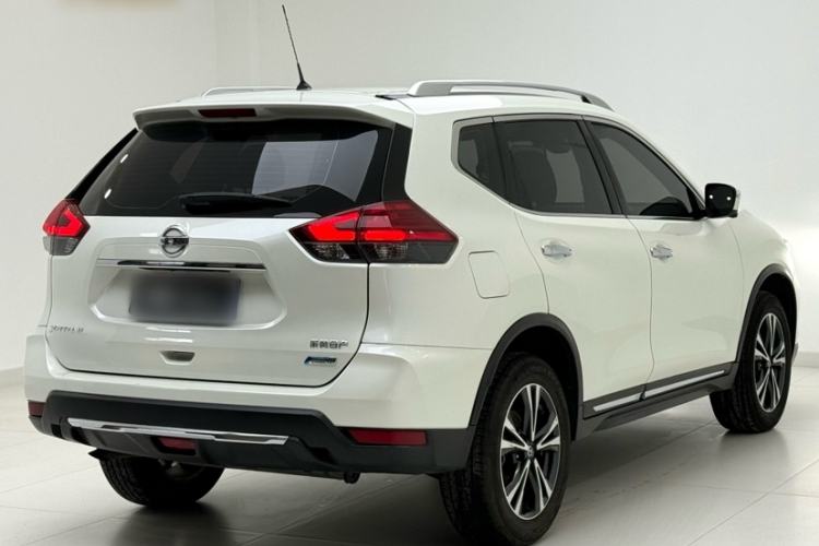 Used Nissan X-Trail 2017 2.5L CVT Luxury Edition 4WD Exterior 5