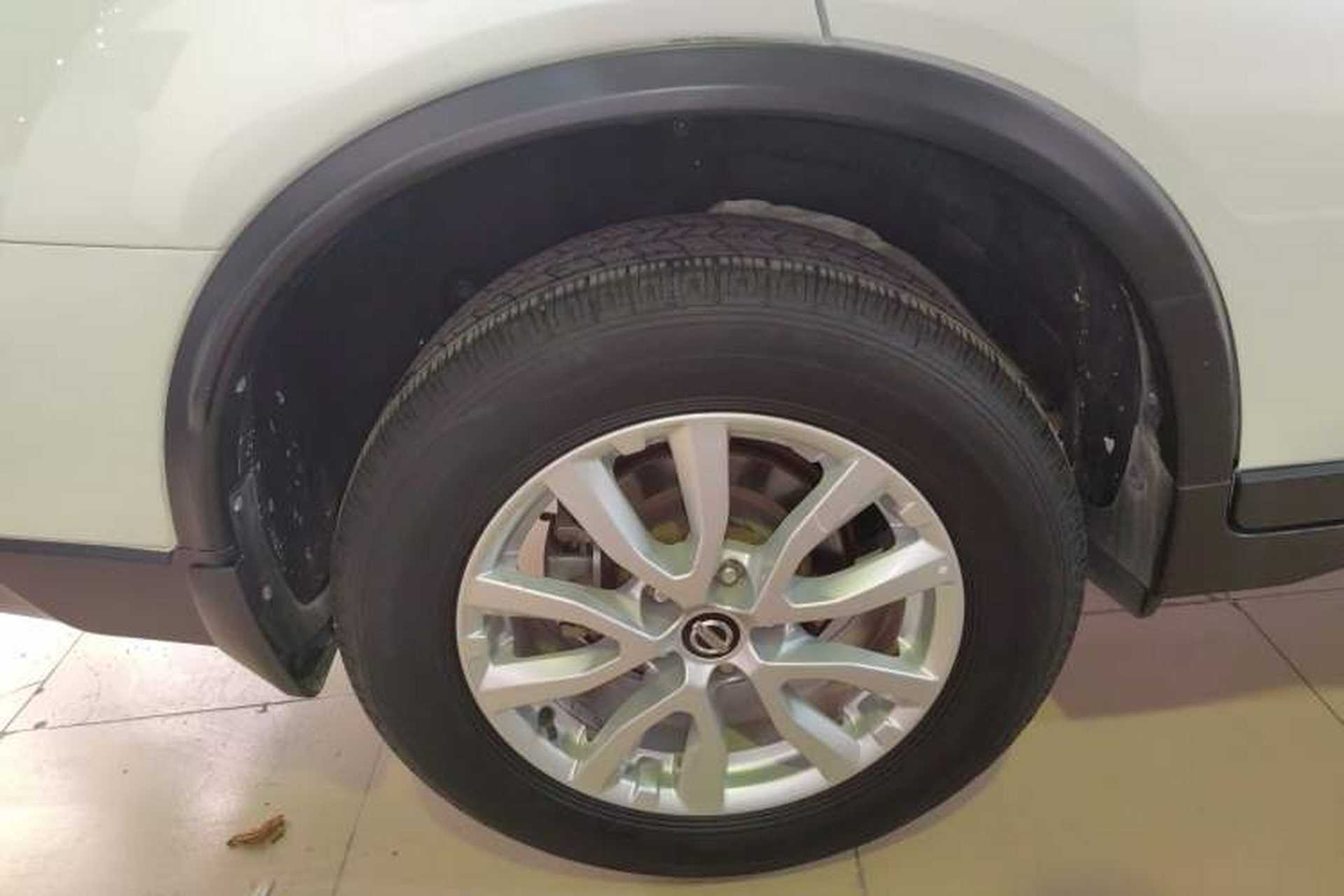 Used Nissan X-Trail 2017 2.0L CVT Fashion Edition 2WD Exterior 5