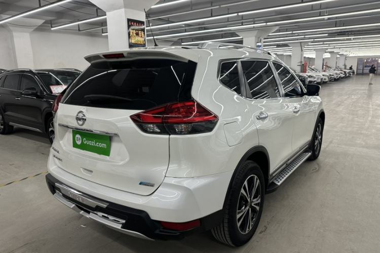 Used Nissan X-Trail 2017 2.5L CVT Luxury Edition 4WD Exterior 5