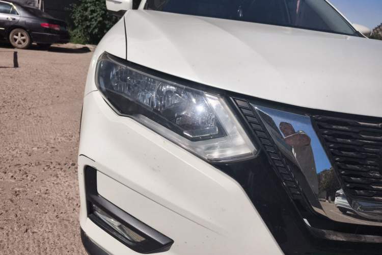 Used Nissan X-Trail 2017 2.5L CVT Luxury Edition 4WD Exterior 6