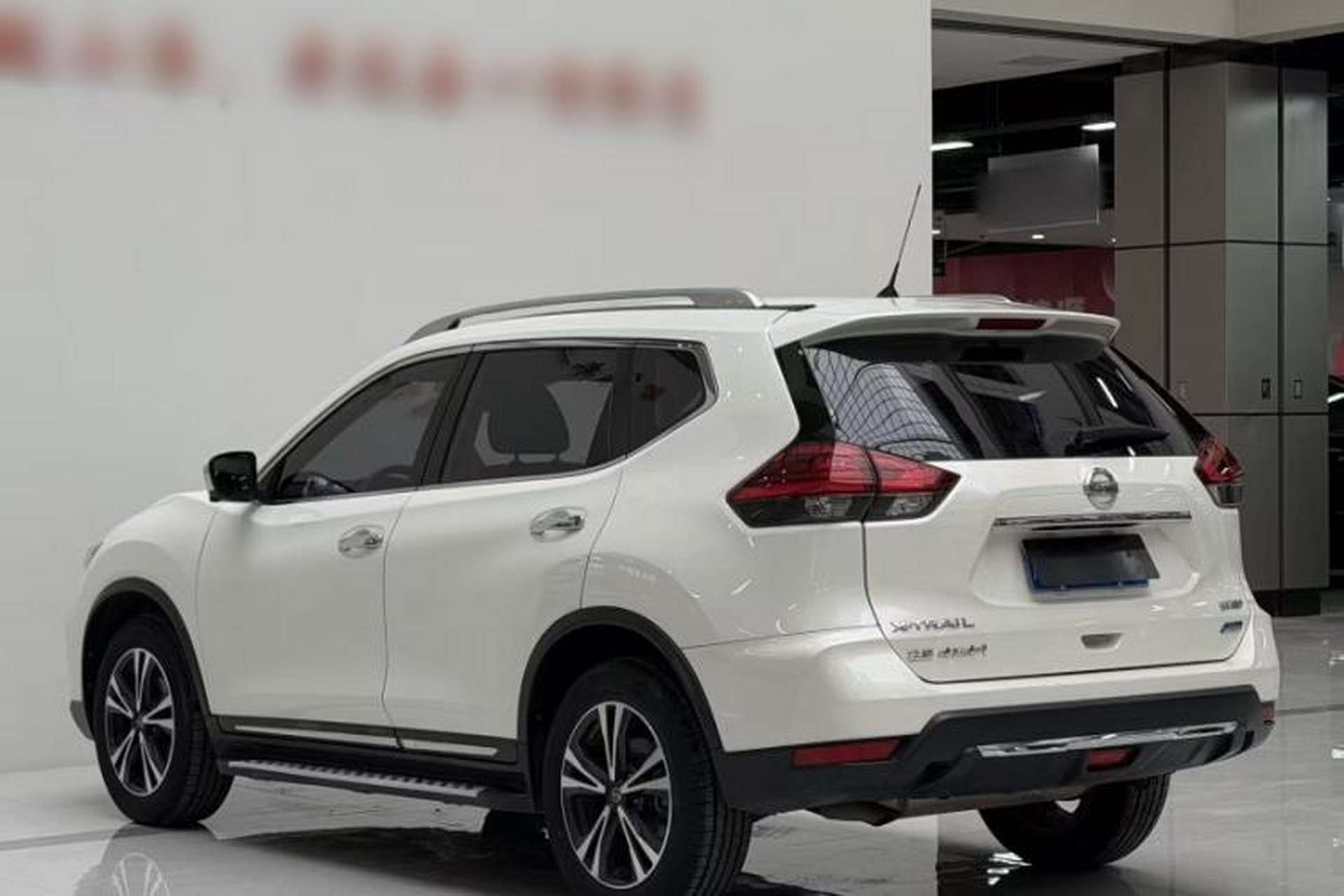 Used Nissan X-Trail 2017 2.5L CVT Luxury Edition 4WD Exterior 6