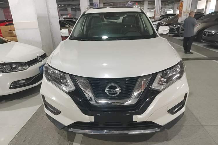 Used Nissan X-Trail 2017 2.5L CVT Luxury Edition 4WD Front