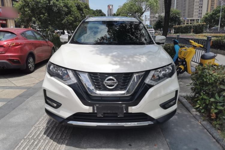 Used Nissan X-Trail 2017 2.5L CVT Luxury Edition 4WD Front