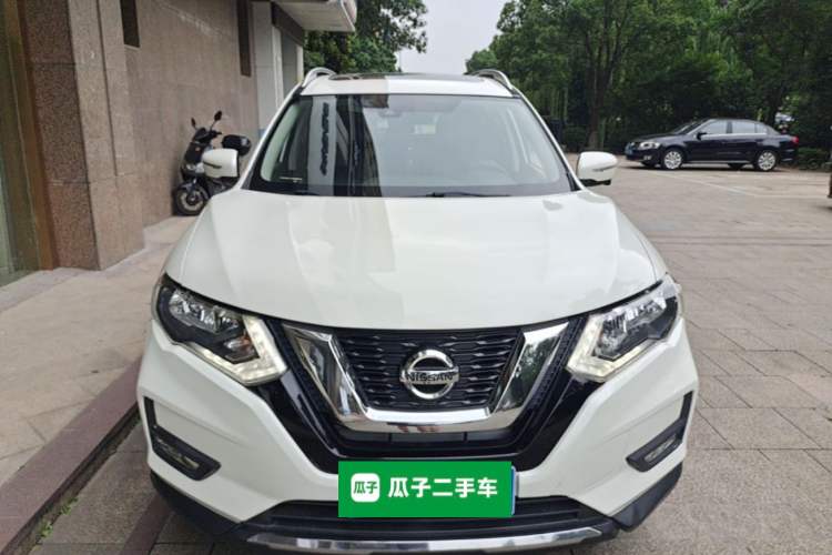 Used Nissan X-Trail 2017 2.5L CVT Luxury Edition 4WD Front