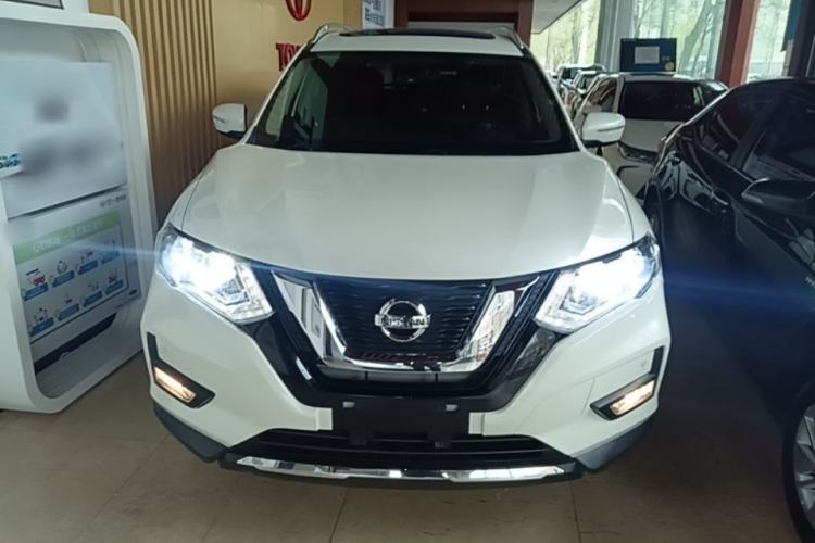 Used Nissan X-Trail 2017 2.5L CVT Leading Edition 4WD Front